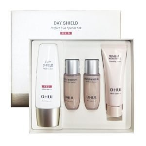 OHUI Day Shield Perfect Sun Gift Set RED – A premium sunscreen duo offering strong UV protection with a lightweight, non-greasy finish. Ideal for daily wear and sensitive skin.